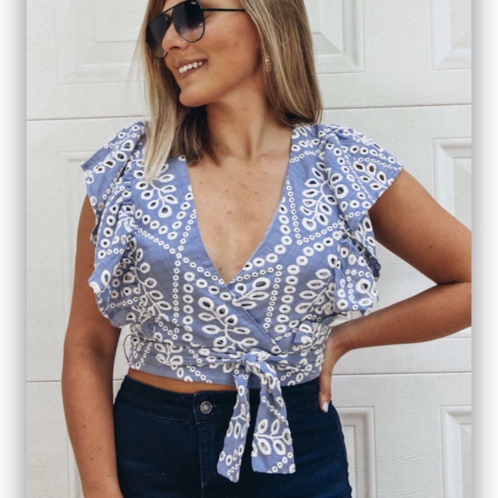 Side-tie floral top